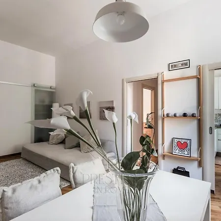 Vatican Gallery Apartment *