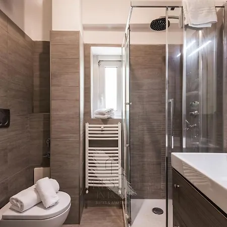 Vatican Gallery Apartment *